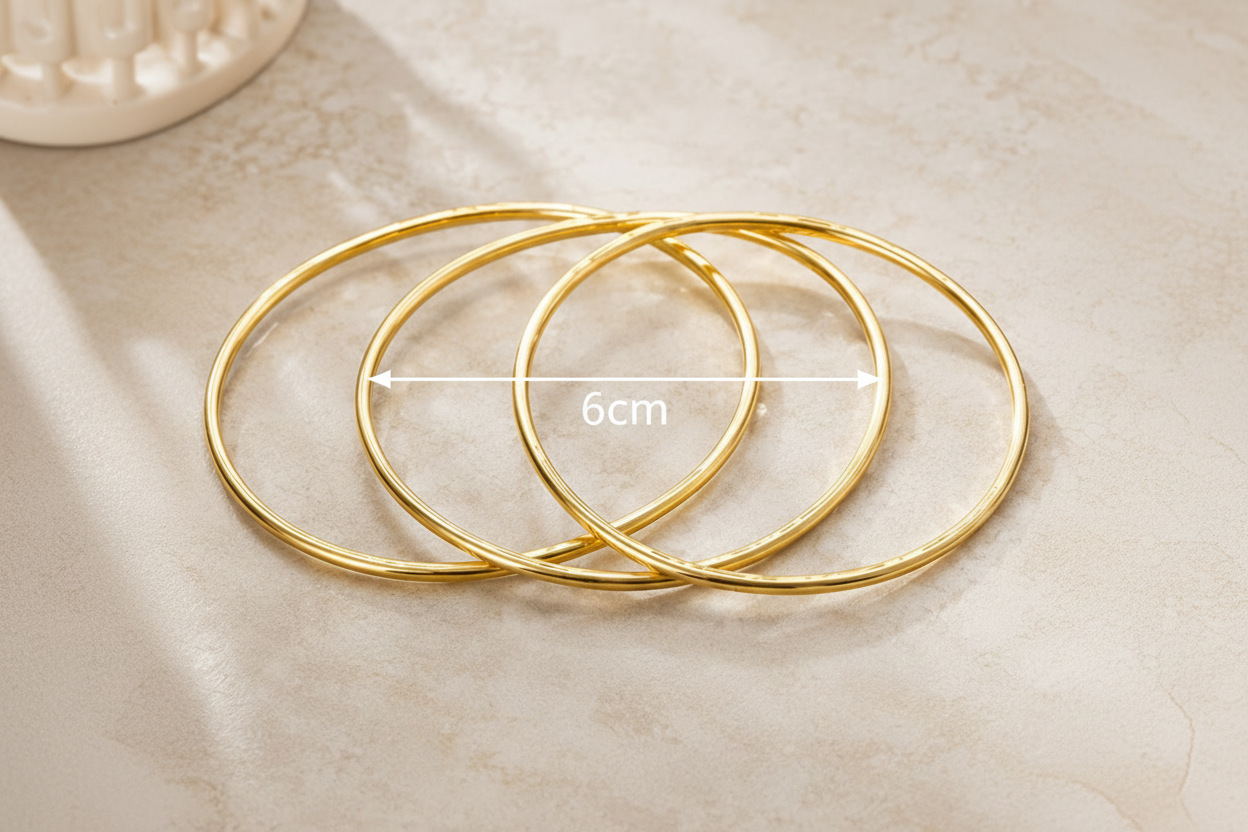 Bangle set with 6cm centred inside top bangle