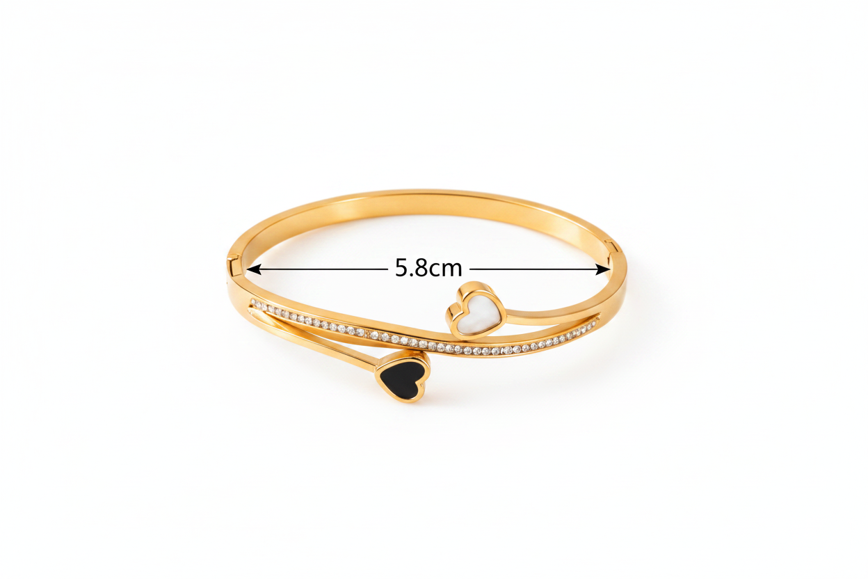 Bangle with 5.8cm centred inside